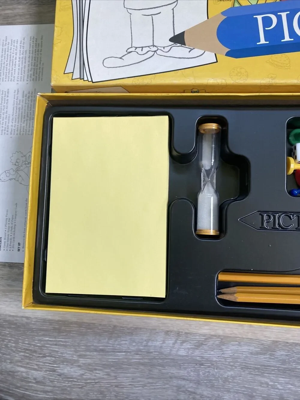 Pictionary The Simpsons Edition Board Game of Quick Draw USAopoly -READ